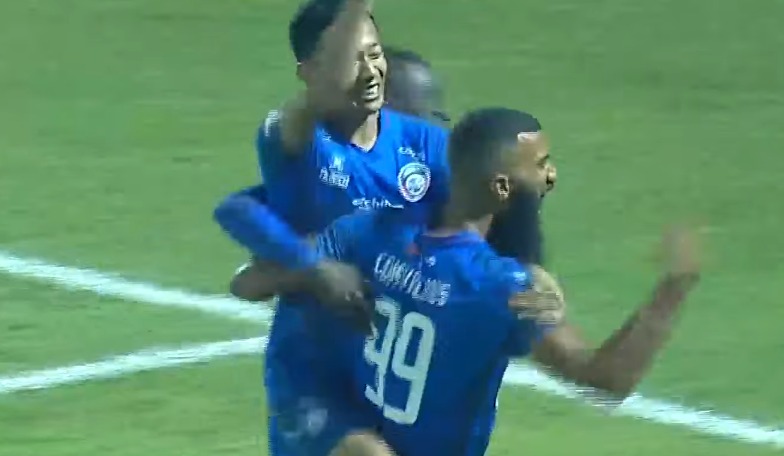 selebrasi pemain arema fc di pertandingan liga 1 arema fc vs persib bandung selebrasi pemain arema fc di pertandingan liga 1 arema fc vs persib bandung